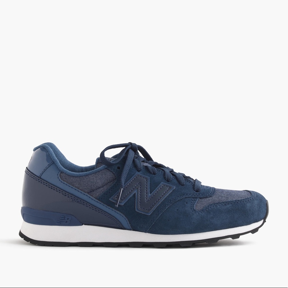 CLOSING SALE / MAKE OFFERS • New Balance Sneaker